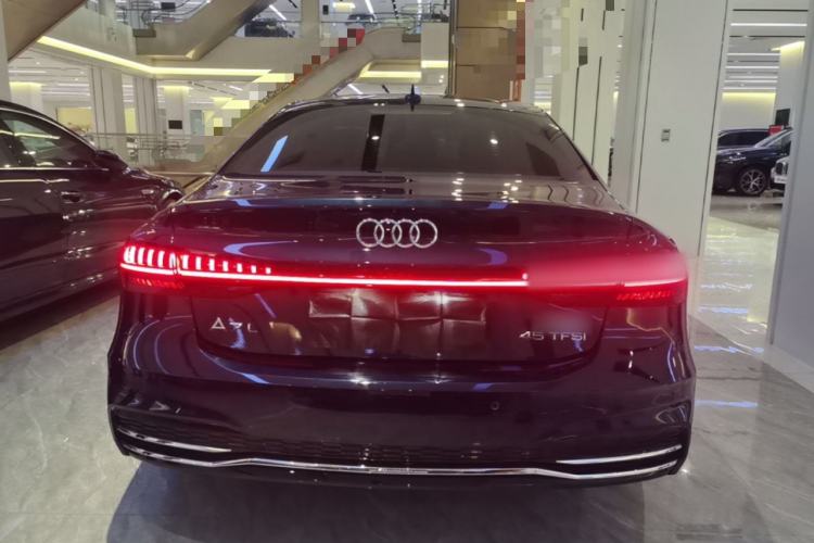 Used Audi A7L 2024 45TFSI S-line Dream-Building Edition Flow Crystal Package Rear