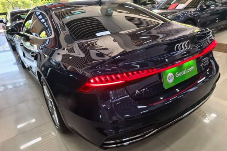 Used Audi A7L 2024 45TFSI quattro S-line Visionary Edition Flow Crystal Package Rear Left 45 Deg