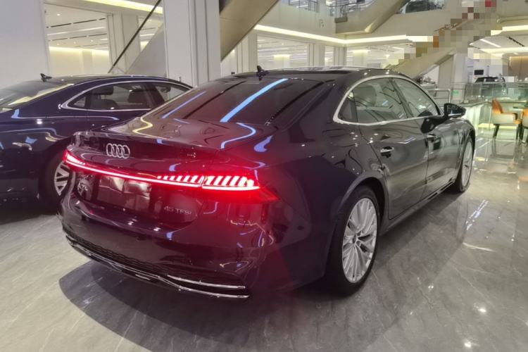 Used Audi A7L 2024 45TFSI S-line Dream-Building Edition Flow Crystal Package Rear Right 45 Deg