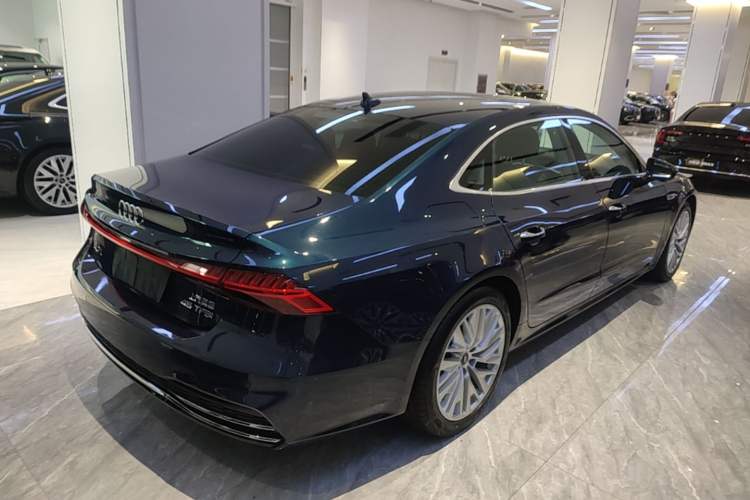 Used Audi A7L 2024 45TFSI S-line Dream-Building Edition Flow Crystal Package Rear Right 45 Deg