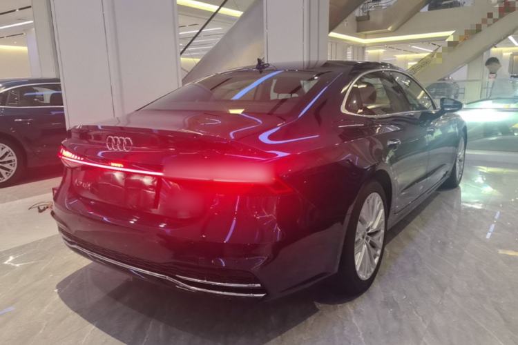 Used Audi A7L 2024 45TFSI S-line Dream-Building Edition Flow Crystal Package Rear Right 45 Deg