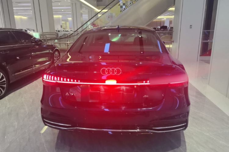 Used Audi A7L 2024 45TFSI S-line Dream-Building Edition Flow Crystal Package Rear