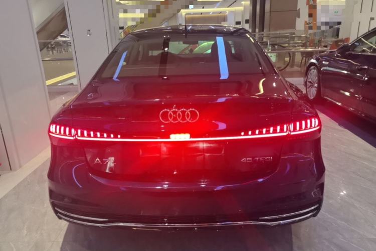 Used Audi A7L 2024 45TFSI S-line Dream-Building Edition Flow Crystal Package Rear