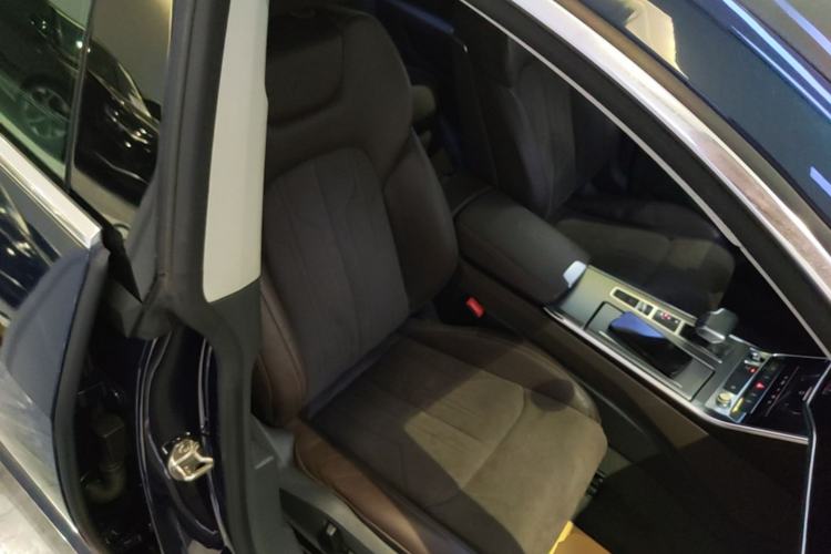Used Audi A7L 2024 45TFSI S-line Dream-Building Edition Flow Crystal Package Right Front Seat