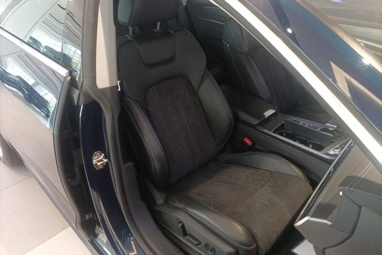 Used Audi A7L 2024 45TFSI S-line Dream-Building Edition Flow Crystal Package Right Front Seat