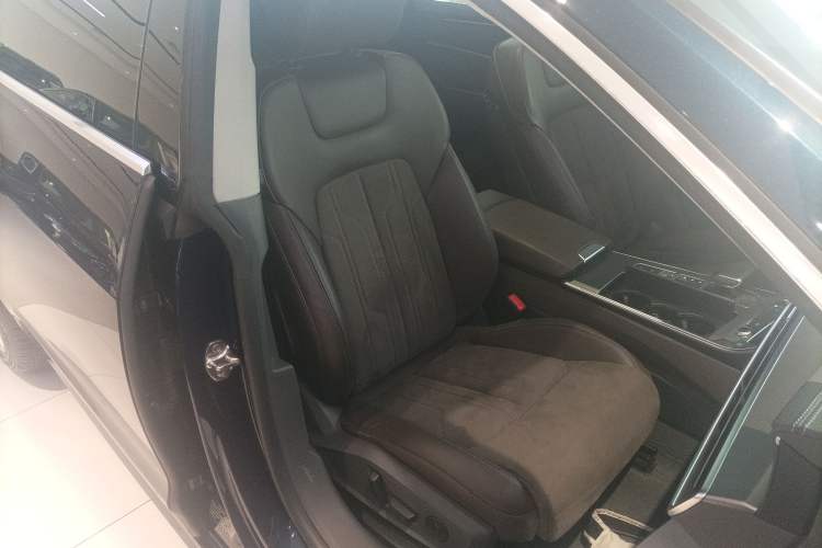 Used Audi A7L 2024 45TFSI S-line Dream-Building Edition Flow Crystal Package Right Front Seat