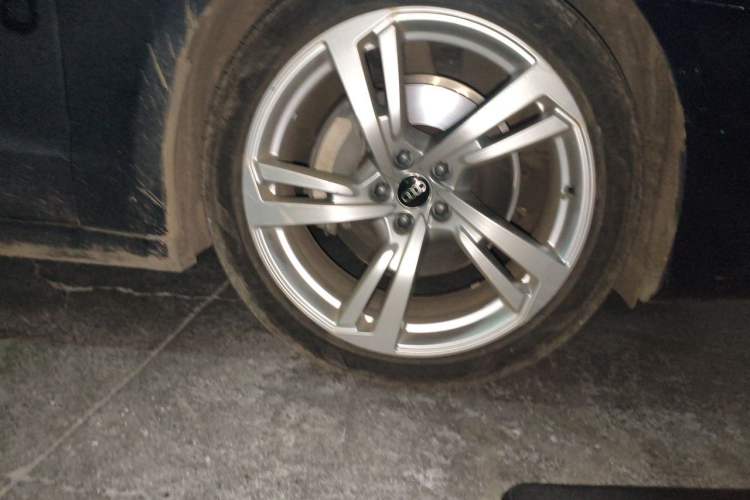 Used Audi A7L 2024 45 TFSI quattro Luxury Edition Right Front Wheel Hub