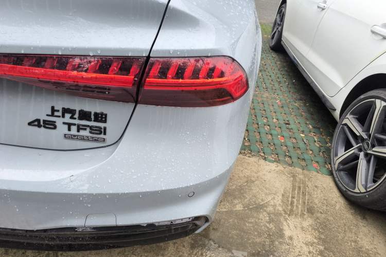 Used Audi A7L 2024 45 TFSI quattro RS Performance Edition Right Rear Taillight