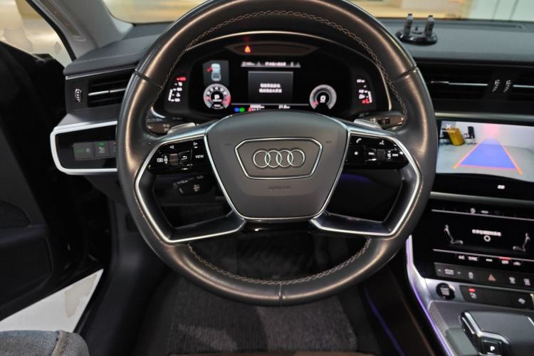 Used Audi A7L 2024 45TFSI S-line Dream-Building Edition Flow Crystal Package Steering Wheel
