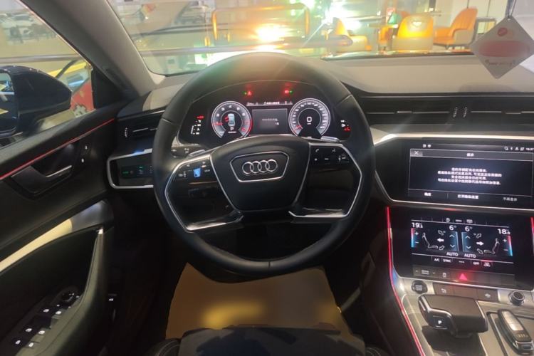Used Audi A7L 2024 45TFSI S-line Dream-Building Edition Flow Crystal Package Steering Wheel