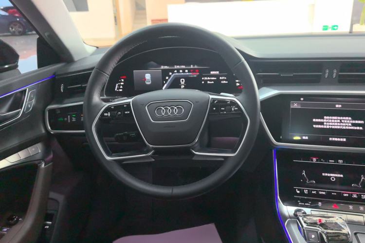 Used Audi A7L 2024 45TFSI quattro S-line Visionary Edition Flow Crystal Package Steering Wheel