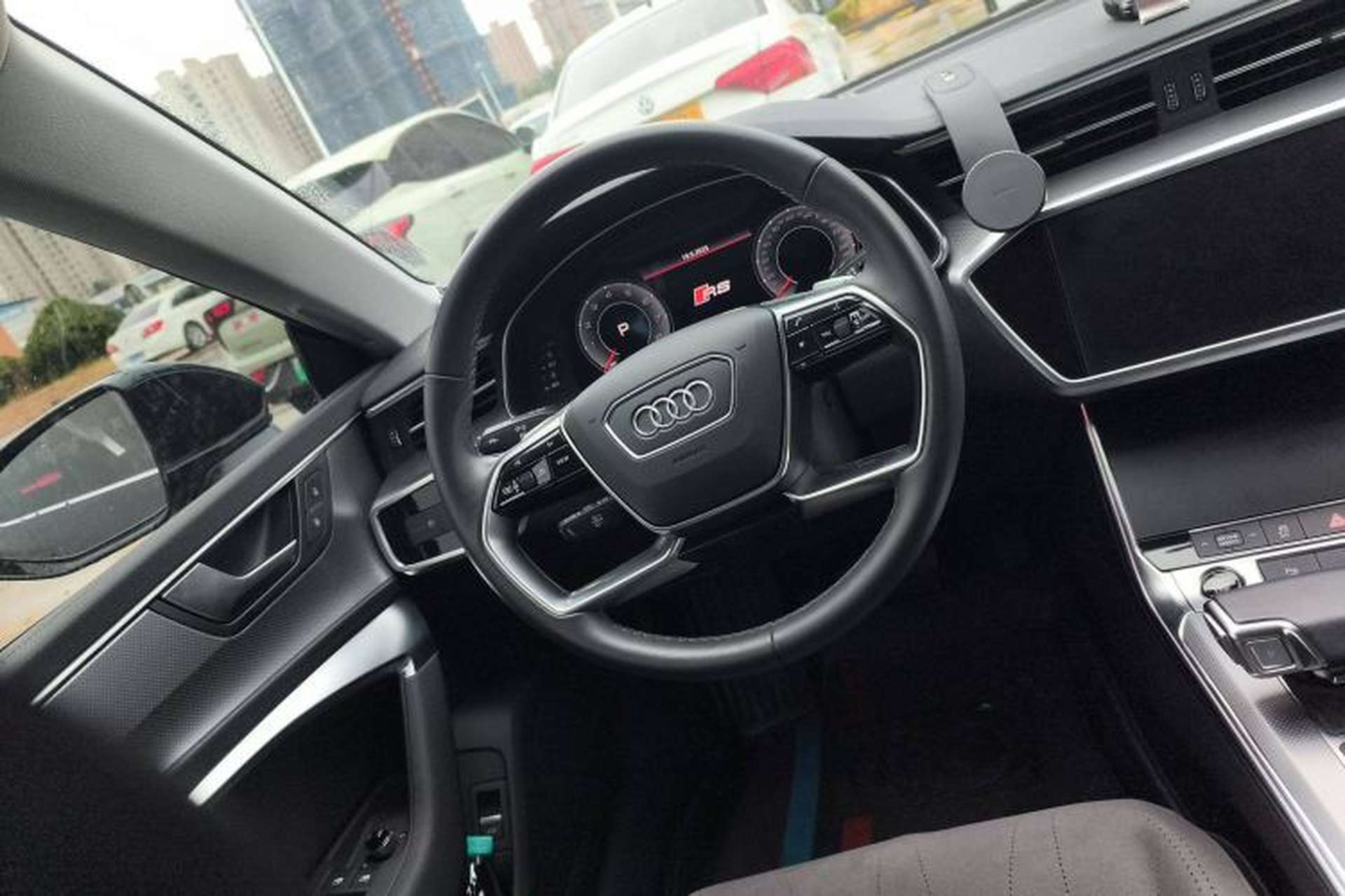 Used Audi A7L 2024 45TFSI quattro S-line Visionary Edition Flow Crystal Package Steering Wheel