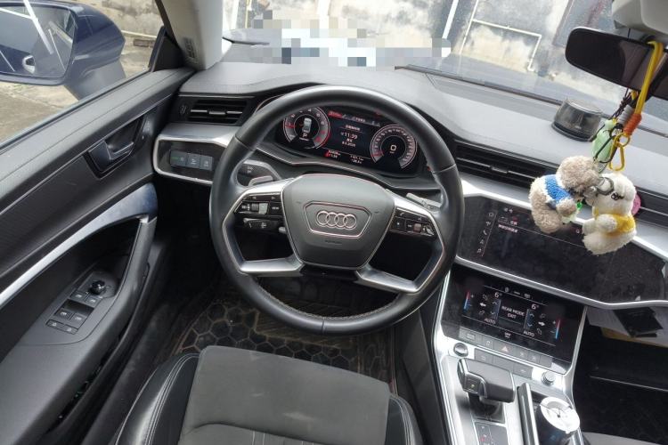 Used Audi A7L 2024 45TFSI S-line Dream-Building Edition Flow Crystal Package Steering Wheel