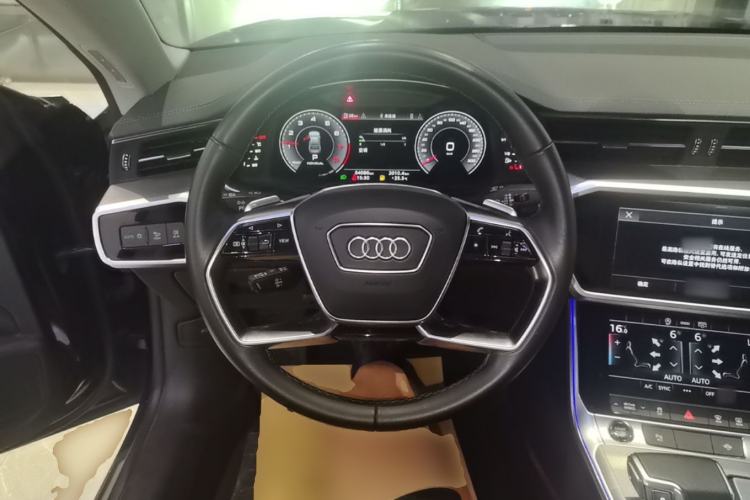 Used Audi A7L 2024 45TFSI S-line Dream-Building Edition Flow Crystal Package Steering Wheel