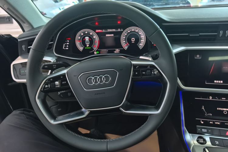 Used Audi A7L 2024 45TFSI quattro S-line Visionary Edition Flow Crystal Package Steering Wheel
