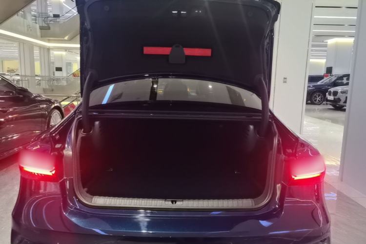 Used Audi A7L 2024 45TFSI S-line Dream-Building Edition Flow Crystal Package Trunk