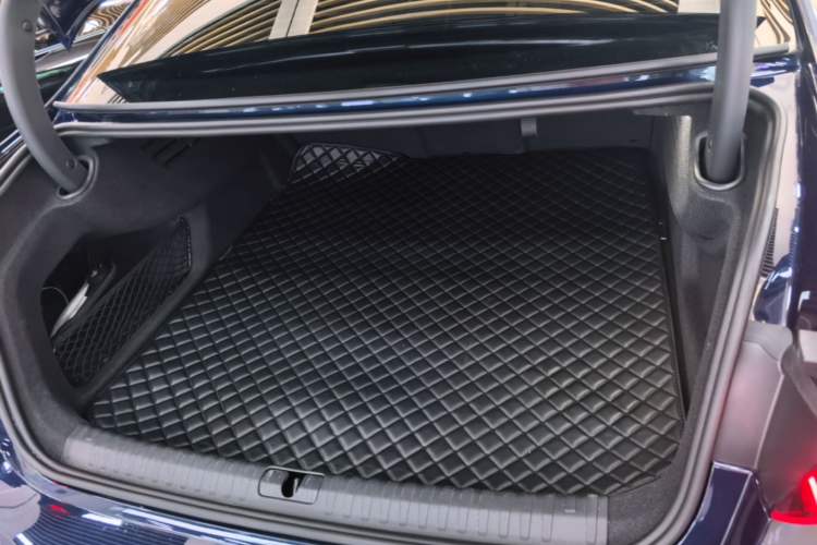 Used Audi A7L 2024 45TFSI quattro S-line Visionary Edition Flow Crystal Package Trunk