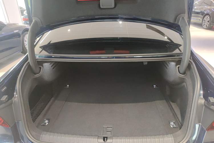 Used Audi A7L 2024 45TFSI S-line Dream-Building Edition Flow Crystal Package Trunk