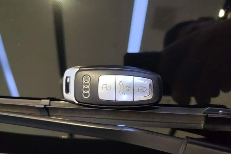 Used Audi A7L 2024 45TFSI S-line Dream-Building Edition Flow Crystal Package Vehicle Key