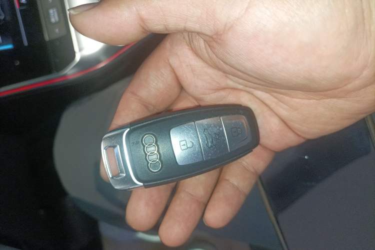 Used Audi A7L 2024 45TFSI S-line Dream-Building Edition Flow Crystal Package Vehicle Key
