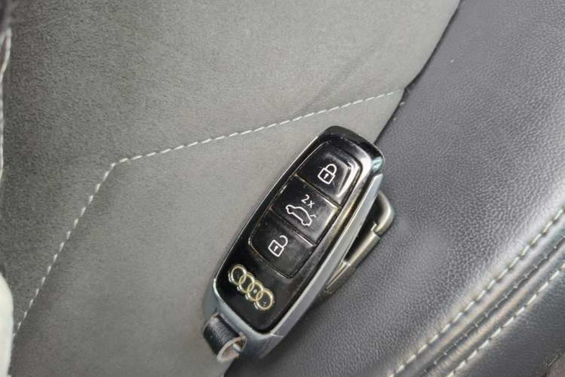 Used Audi A7L 2024 45TFSI S-line Dream-Building Edition Flow Crystal Package Vehicle Key