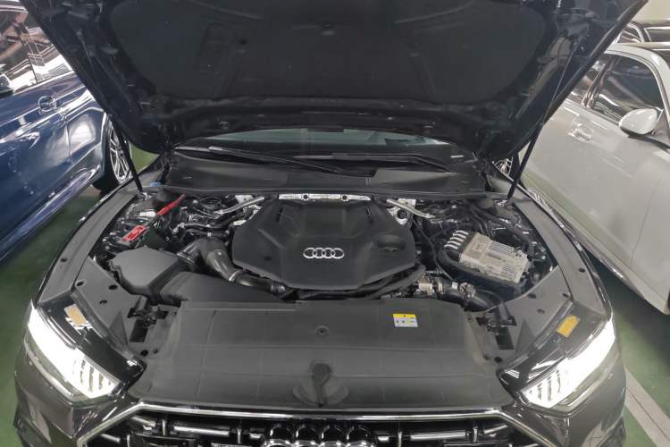 Used Audi A7L 2024 55TFSI quattro S-line Boundary Edition Flow Crystal Package Engine Bay