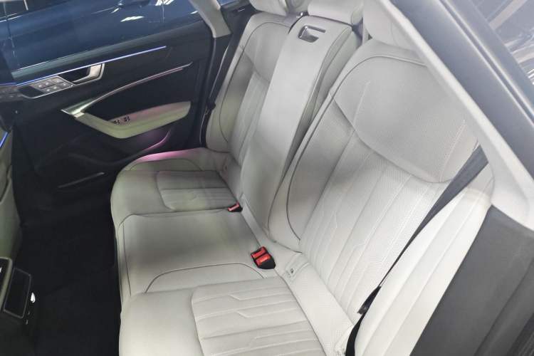 Used Audi A7L 2024 55TFSI quattro S-line Boundary Edition Flow Crystal Package Left Rear Seat