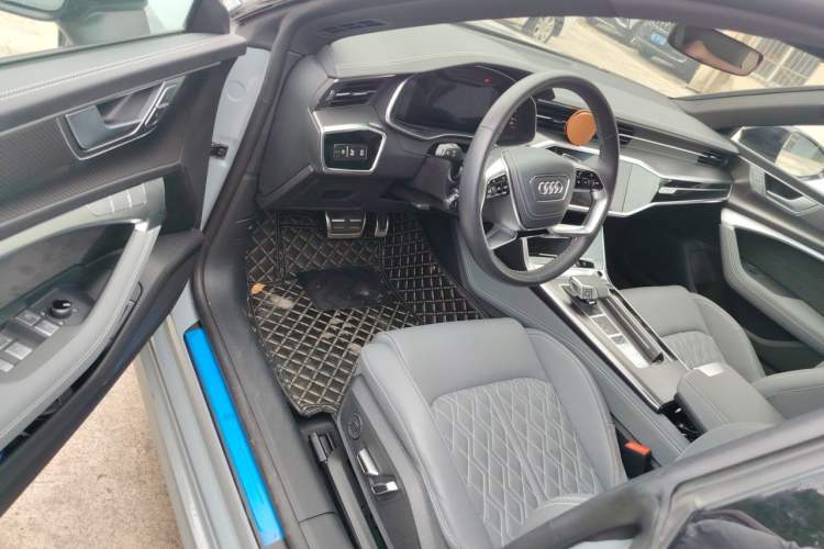 Used Audi A7L 2024 55 TFSI quattro RS Performance Edition Driver Seat