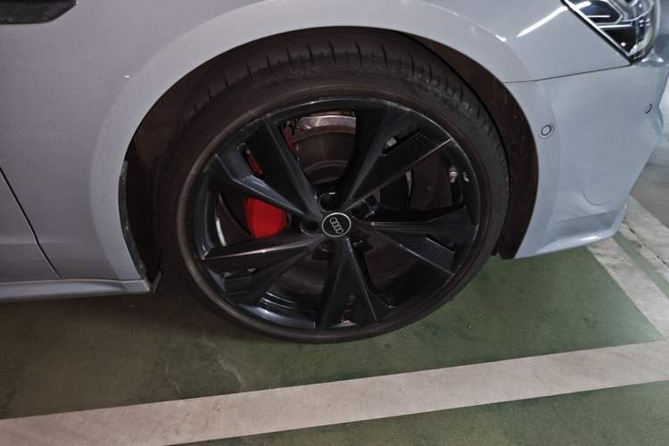 Used Audi A7L 2024 45 TFSI quattro RS Performance Edition Right Front Wheel Hub