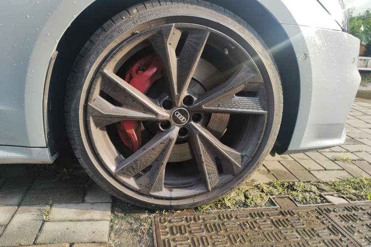 Used Audi A7L 2024 45 TFSI quattro RS Performance Edition Right Front Wheel Hub