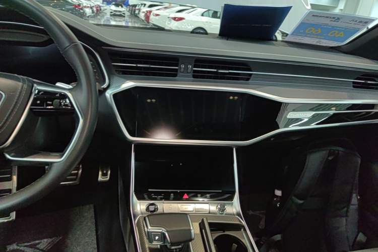 Used Audi A7L 2024 55 TFSI quattro Flagship Model Audio And AC Panel