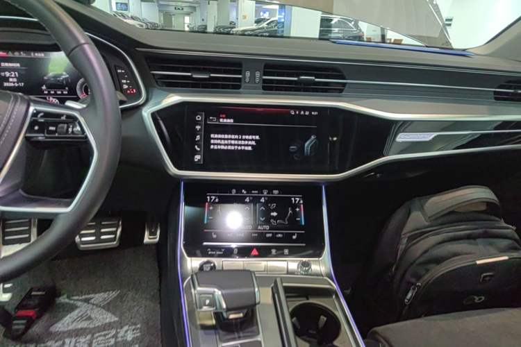 Used Audi A7L 2024 45TFSI quattro S-line Visionary Edition Flow Crystal Package Audio And AC Panel