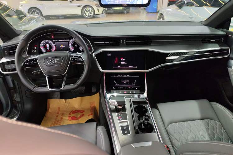 Used Audi A7L 2024 45 TFSI quattro RS Performance Edition Audio And AC Panel