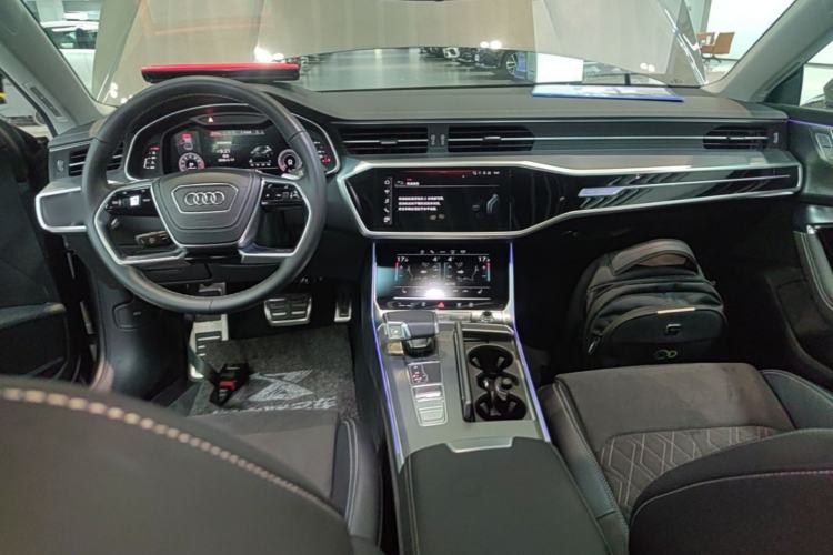 Used Audi A7L 2024 45TFSI quattro S-line Visionary Edition Flow Crystal Package Center Console
