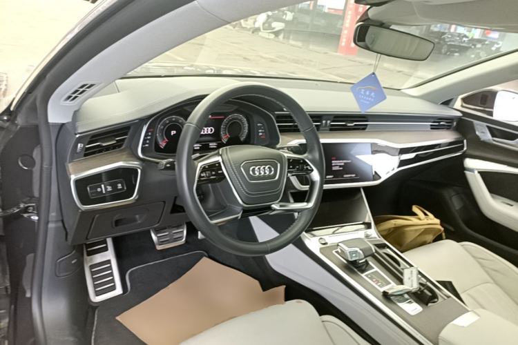 Used Audi A7L 2024 55 TFSI quattro Flagship Model Center Console
