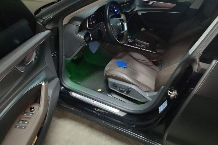 Used Audi A7L 2024 45TFSI S-line Dream-Building Edition Flow Crystal Package Driver Seat