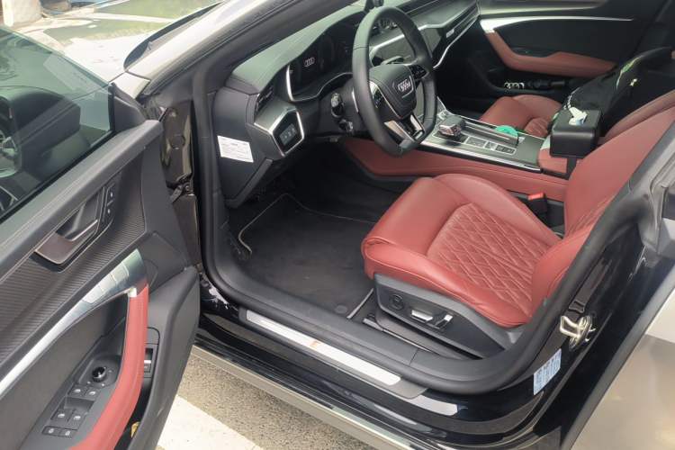 Used Audi A7L 2024 45 TFSI quattro Black Warrior Edition Driver Seat