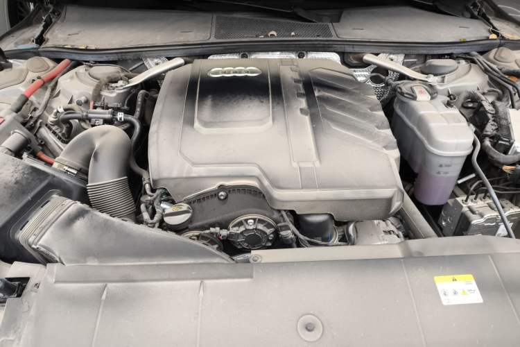 Used Audi A7L 2024 45TFSI quattro S-line Visionary Edition Flow Crystal Package Engine Bay