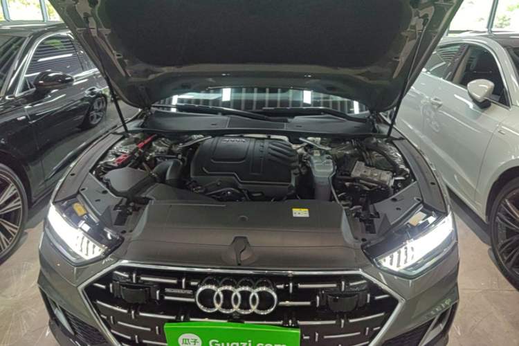 Used Audi A7L 2024 45TFSI quattro S-line Visionary Edition Flow Crystal Package Engine Bay