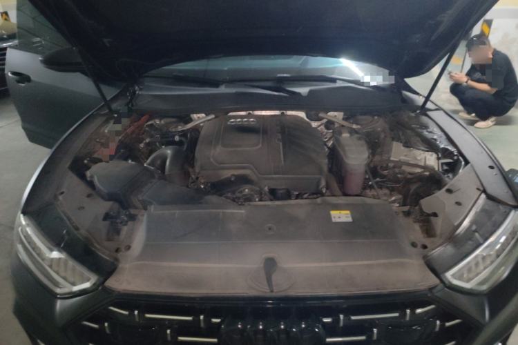Used Audi A7L 2024 45TFSI S-line Dream-Building Edition Flow Crystal Package Engine Bay