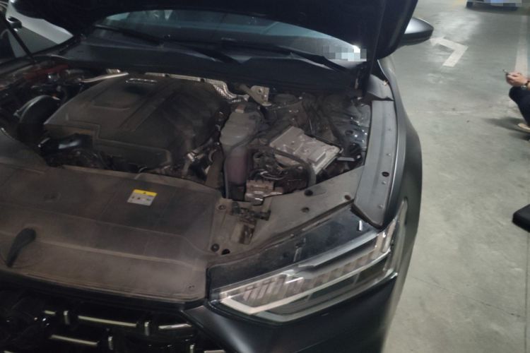 Used Audi A7L 2024 45TFSI S-line Dream-Building Edition Flow Crystal Package Engine Bay Left