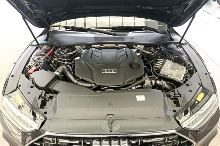 Used Audi A7L 2024 55 TFSI quattro Flagship Model Engine Bay