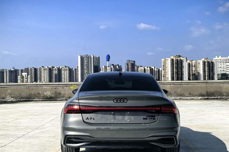 Used Audi A7L 2024 55TFSI quattro S-line Zhiyuan Edition with Obsidian Black Package Exterior 1