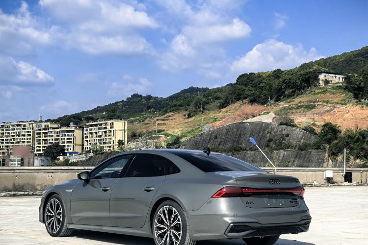 Used Audi A7L 2024 55TFSI quattro S-line Zhiyuan Edition with Obsidian Black Package Exterior 2