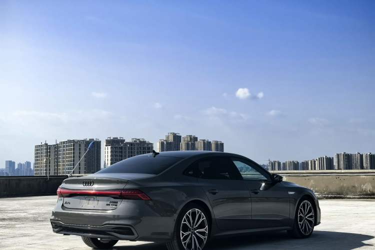 Used Audi A7L 2024 55TFSI quattro S-line Zhiyuan Edition with Obsidian Black Package Exterior 4