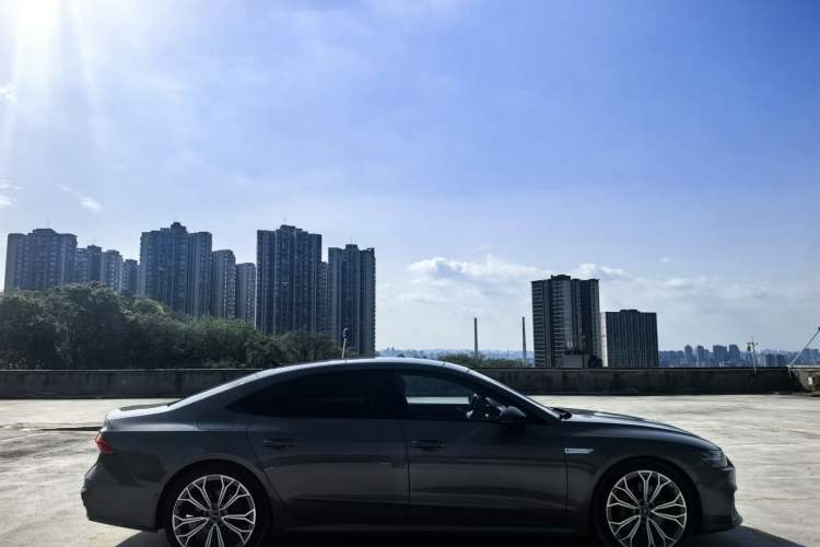 Used Audi A7L 2024 55TFSI quattro S-line Zhiyuan Edition with Obsidian Black Package Exterior 9