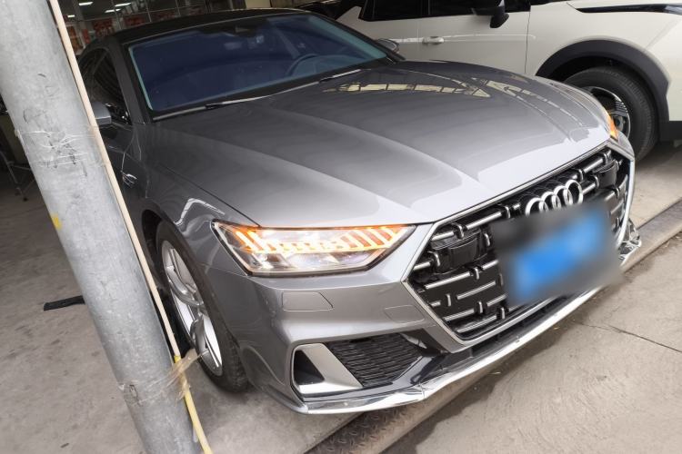 Used Audi A7L 2024 45TFSI quattro S-line Visionary Edition Flow Crystal Package Front Right 45 Deg
