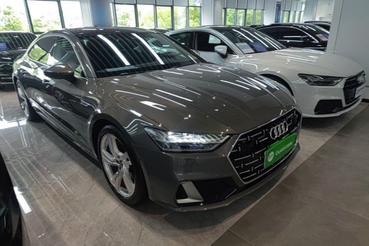 Used Audi A7L 2024 45TFSI quattro S-line Visionary Edition Flow Crystal Package Front Right 45 Deg