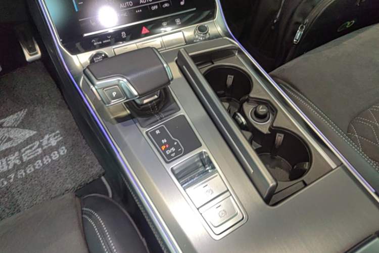 Used Audi A7L 2024 45TFSI quattro S-line Visionary Edition Flow Crystal Package Gear Lever