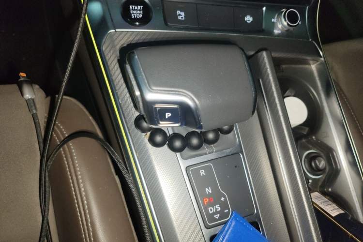 Used Audi A7L 2024 45TFSI S-line Dream-Building Edition Flow Crystal Package Gear Lever
